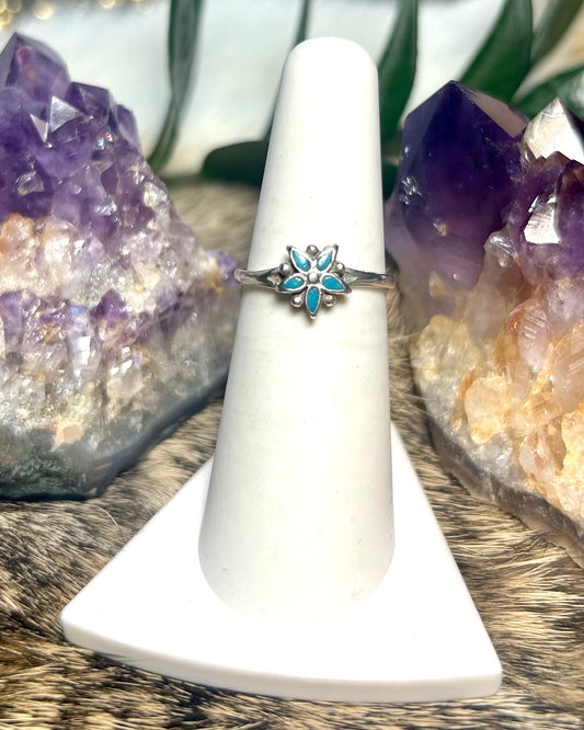 Size 6 Vintage Turquoise Sterling Silver Flower Ring